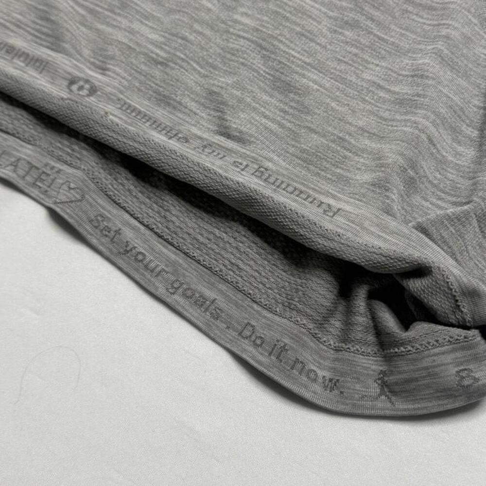 Lululemon Gray V Neck Athletic Top Size 8 Fitted Gym Activewear - Picture 4 of 7